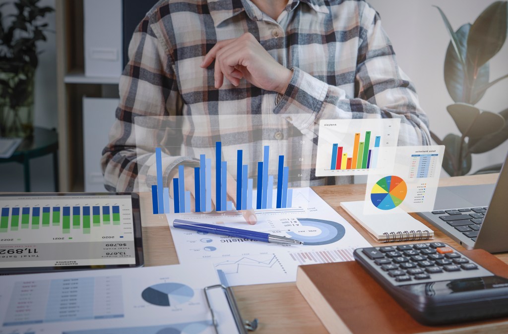 How to Effectively Benchmark Your B2B Marketing&nbsp;Metrics